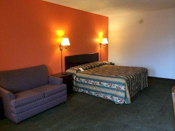 Smokies Inn & Suites Кодак Екстериор снимка